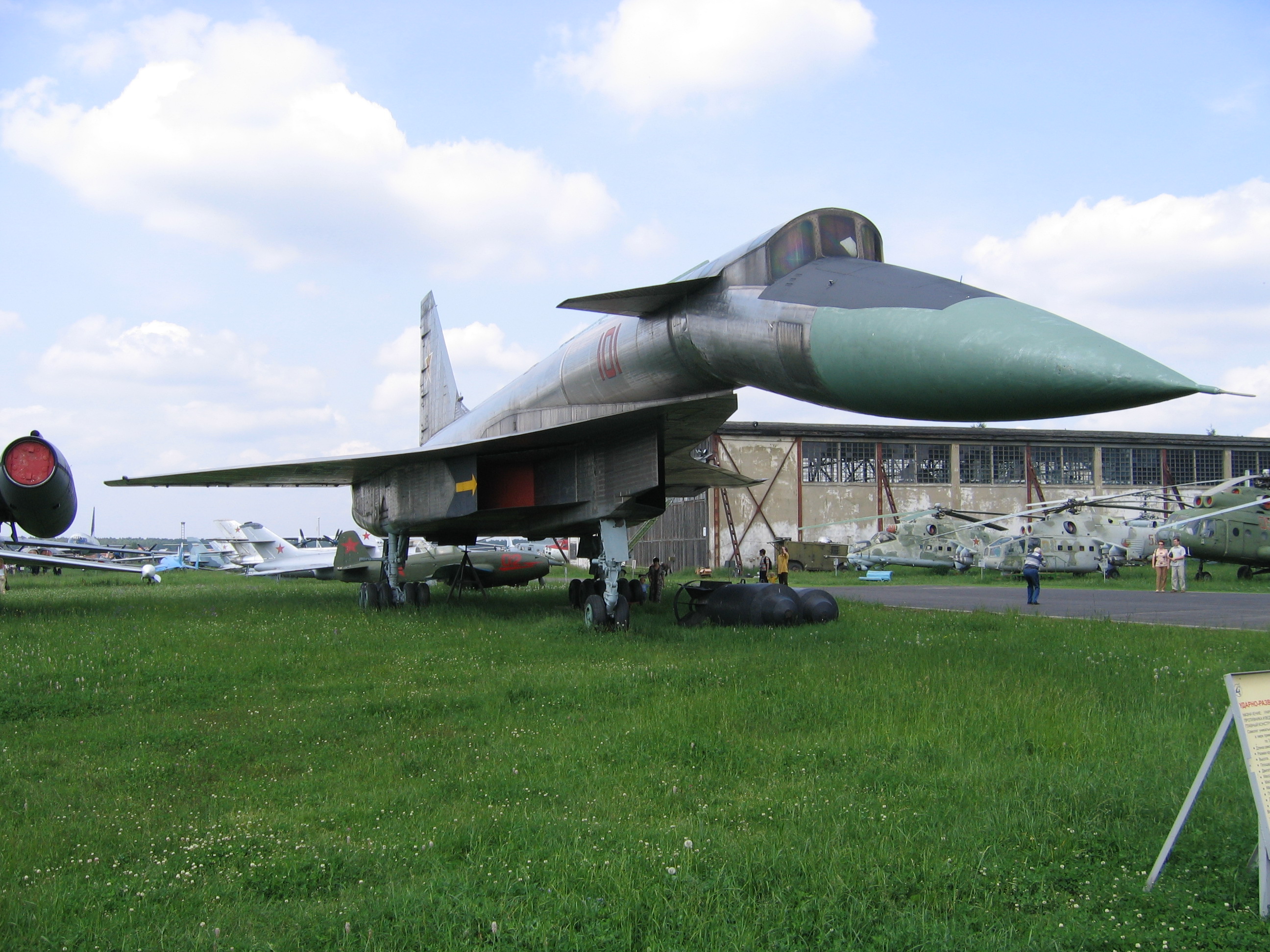 Sukhoi T-4
