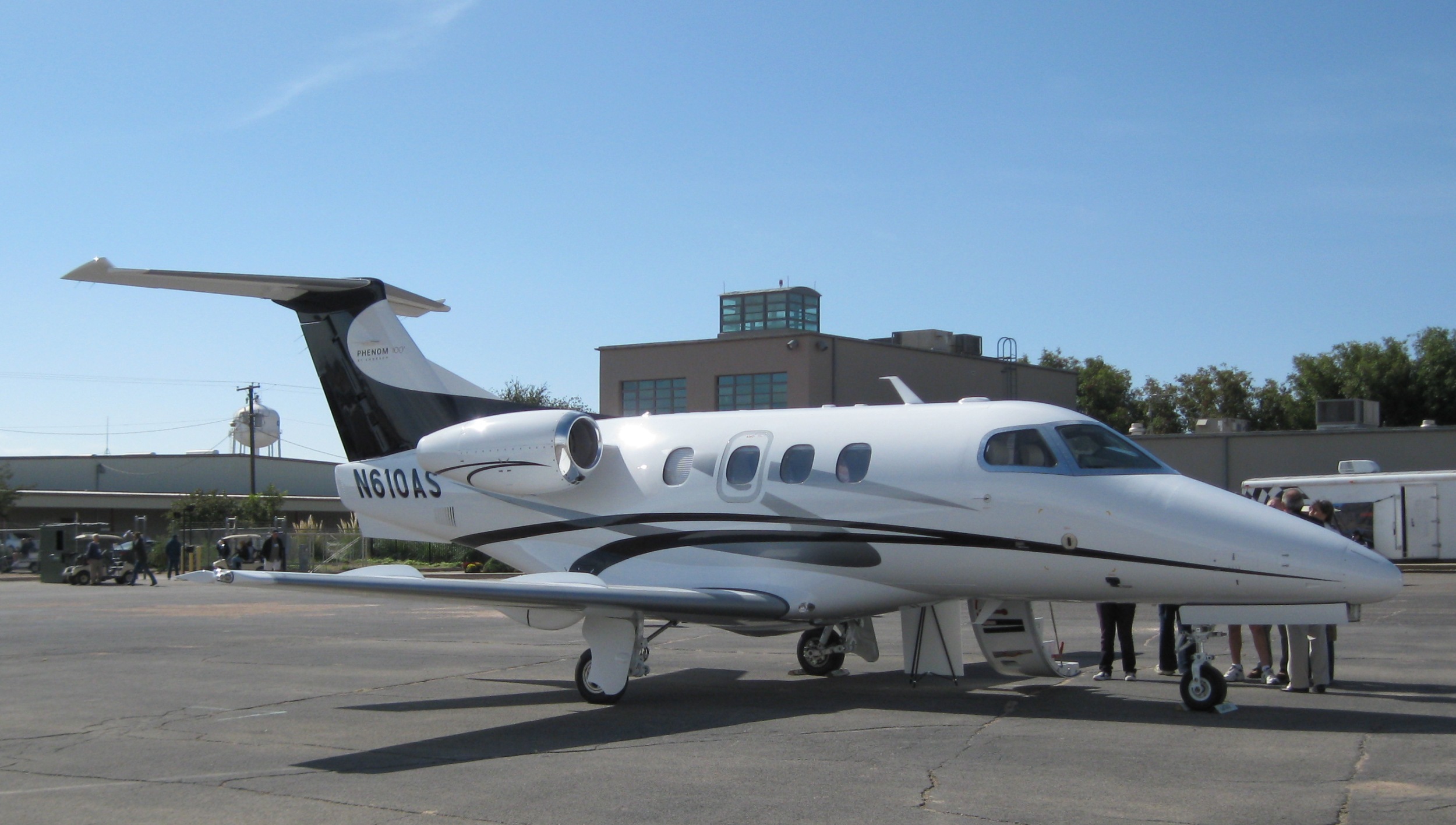 Phenom 100